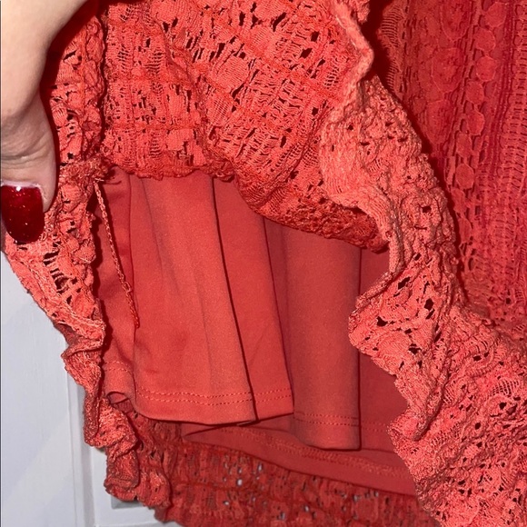 ๐Sold๐ Roz & Ali Orange Relaxed Blouse with Dolman Sleeves and Flutter Neckline - Picture 6 of 6